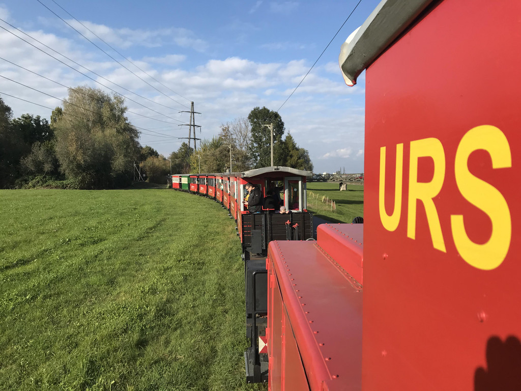 _ UTF-8 Q 03_Rheinschauen_2C_Elektrolok_Urs_2C_Widna _ _ UTF-8 Q u_2C_Schiessplatz__C2_A9_Pascal_Hardegger_2Ejpg _.jpg