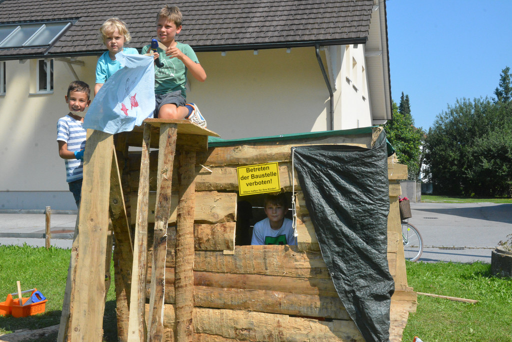 Haus mit Terrasse.jpg