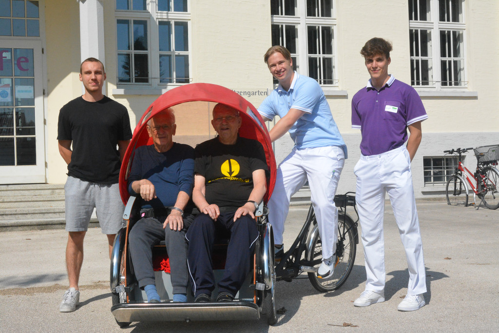 Rikscha Ausfahrt.jpg