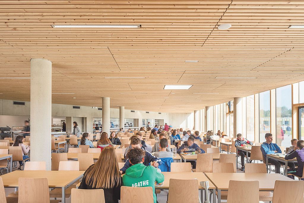 2_4_COLLEGE_LAMBALLE_142_Speisesaal_c_Luc_Boegly.jpg