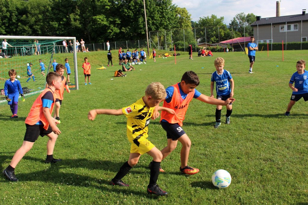 Z Fu__ball NACHWUCHS Training ALLGEMEIN Symbolfoto TRAININGSBETRIEB September 2021 _7_.JPG