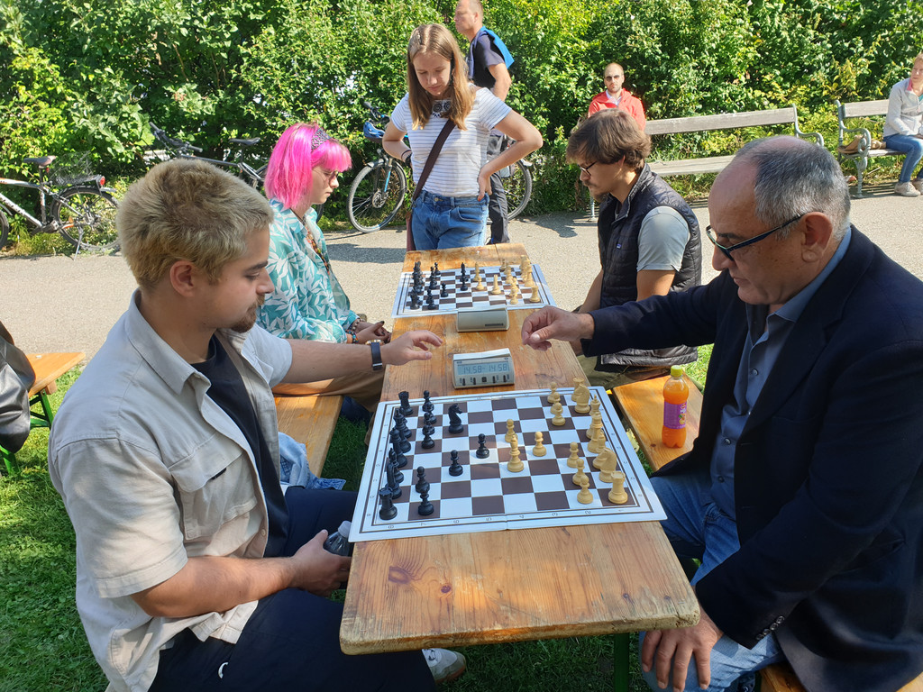 Schach_im_Park_18_9_2021 _61_.jpg