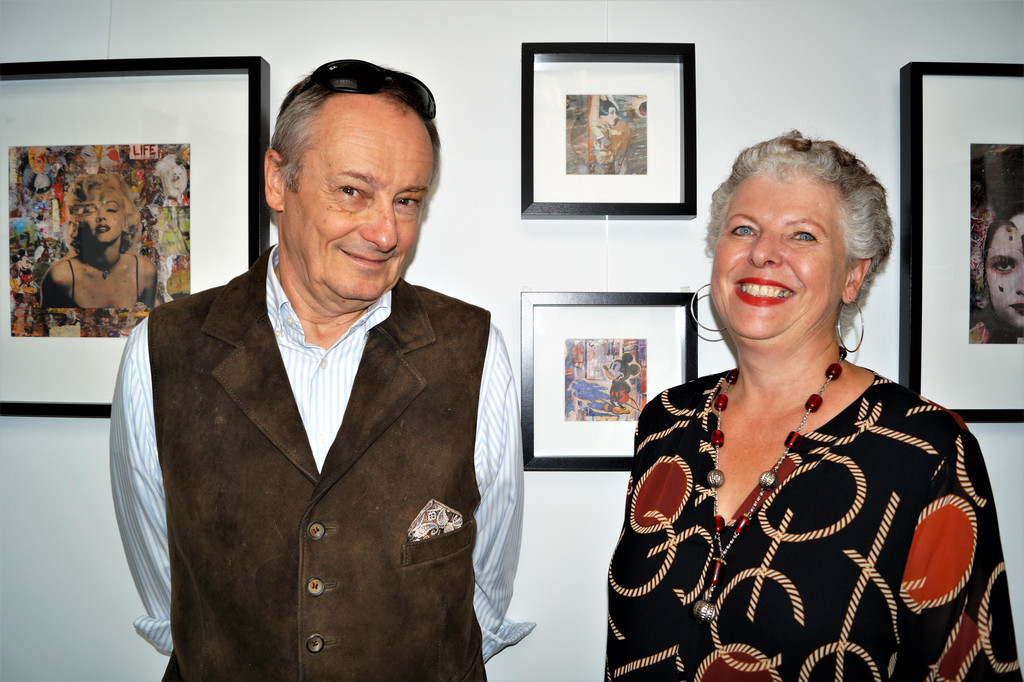 Collage-K__nstlerin Astrid Nimeth vor ihren Bildern mit Peter Stepany.JPG