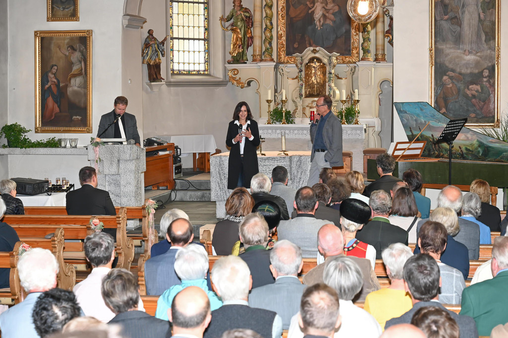 Festansprachen in der Kuratiekirche Rehmen.jpg