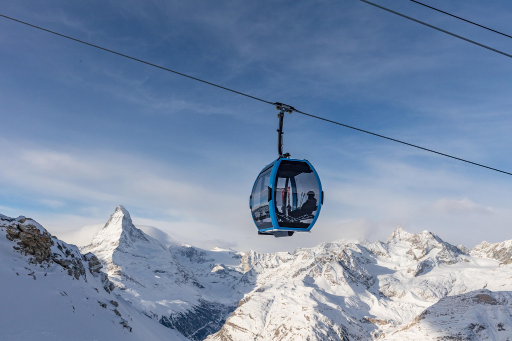 Doppelmayr_AURO_Gondelbahn Kumme_Zermatt.jpg