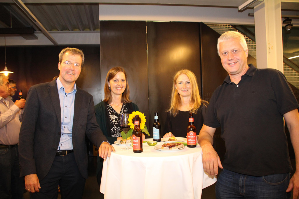 IMG_7347 Rainer Hartmann _E-Werke Frastanz_ und Martha Stuttler Hartmann mit Robert und Christine Ess _Jobarit_.JPG