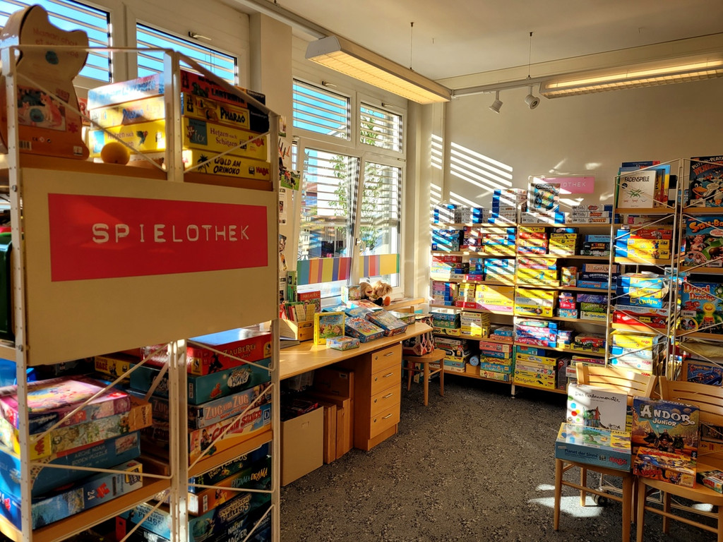 B__cherei als SCHULBIBLIOTHEK Klassenbesuch VS Oktober 2021 _17_.jpg