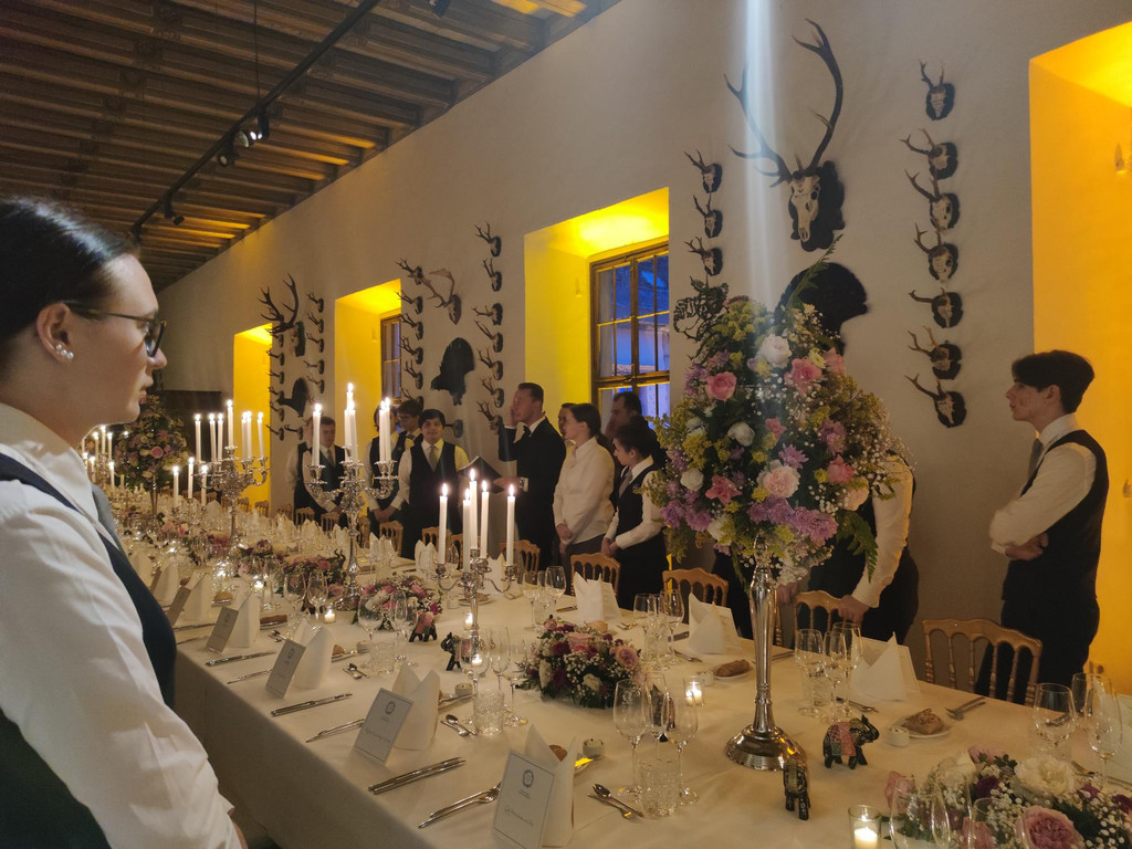 festliche tafel.jpg