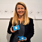 Frauke K__hn pr__sentiert die ersten Daumenkinos.JPG