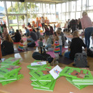 Bücherspende an Purzelbaum-Gruppen