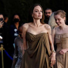 Angelina Jolie mit Kindern bei der Premiere von "Eternals"