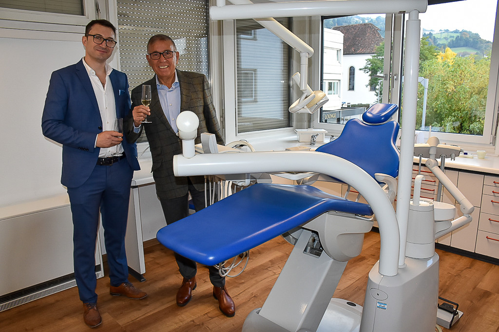 20211015_Er__ffnung Zahnarztpraxis-6.jpg