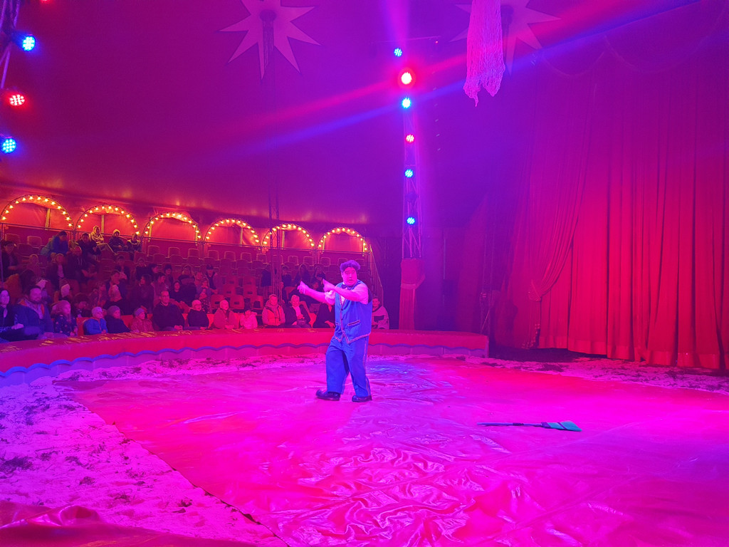 Zirkus7_1.jpg