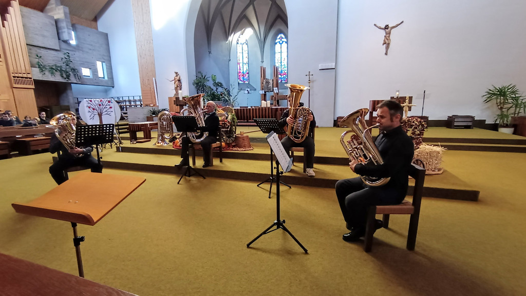 IMG_8306 neu Tubaquartett Leo Summer Michael R__disser Anton Brunold und Thomas Witwer.jpg