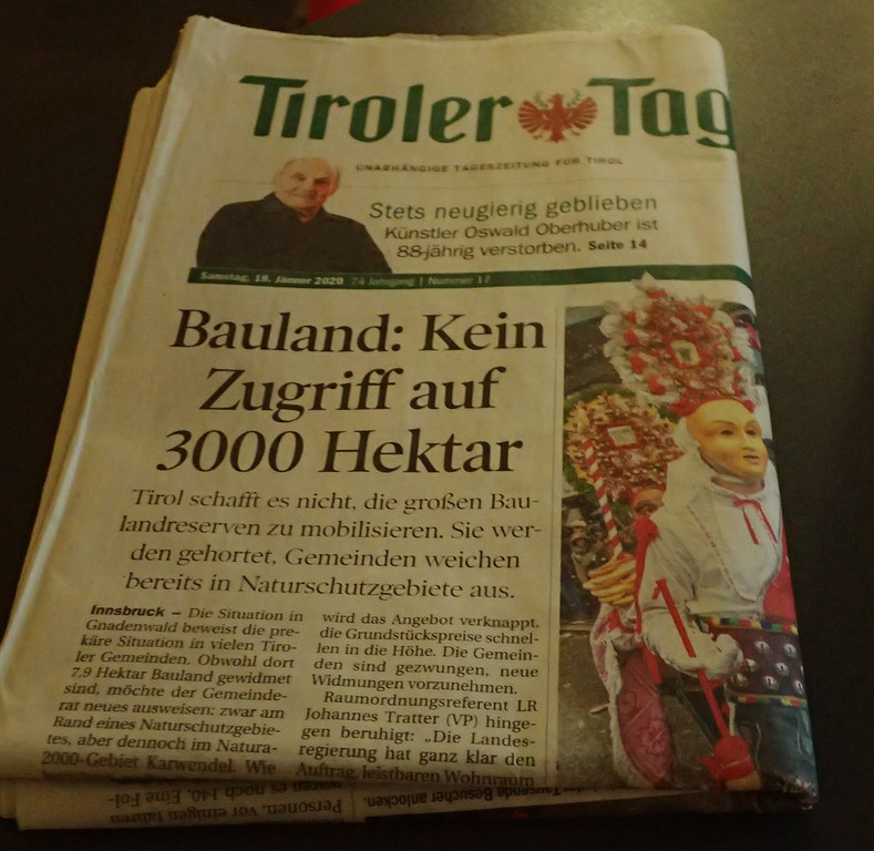 FEKI PA180847k zeitung.JPG