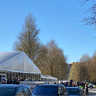 Lange Warteschlange vor dem Impfzentrum in Bregenz 