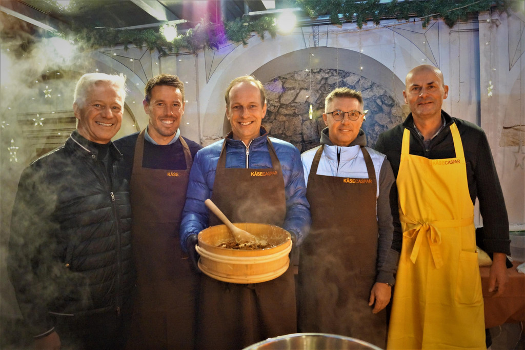 Andrew Nu__baumer_ CO-TrainerAltach Manuel Hervas_ Dieter Egger_ Trainer SCR Altach Damir Canadi und Caspar Greber.JPG