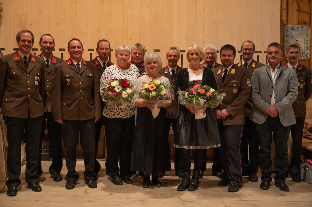 2021 11 Au Feuerwehr Ehrung   __Marianna _39_.jpg