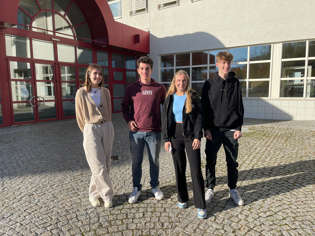 TdoT_HTL_Do_2_Moderatoren_Teana Blagojeciv_Maximilian Kofler_Coco Thaler_Nico W__rle _2_.jpg