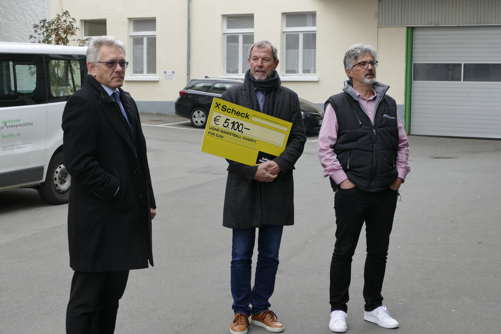 2021-11-11 Scheck__bergabe Lions _12_.JPG