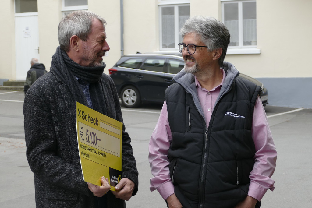 2021-11-11 Scheck__bergabe Lions _16_.JPG