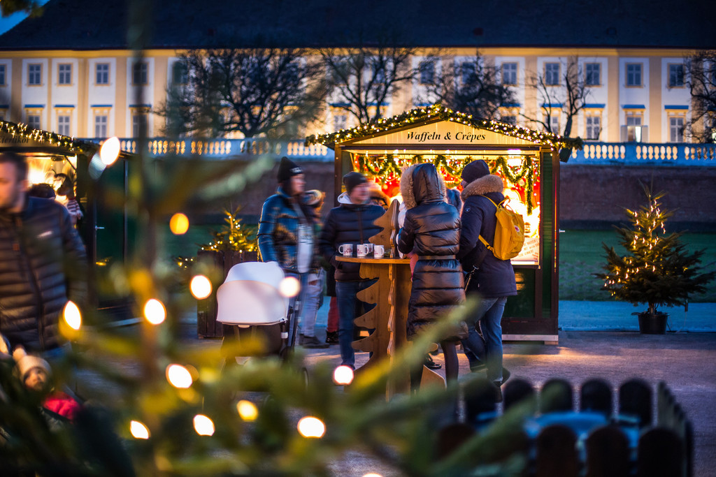 Weihnachtsmarkt Schloss Hof __ SKB_Astrid Knie _9_.jpg