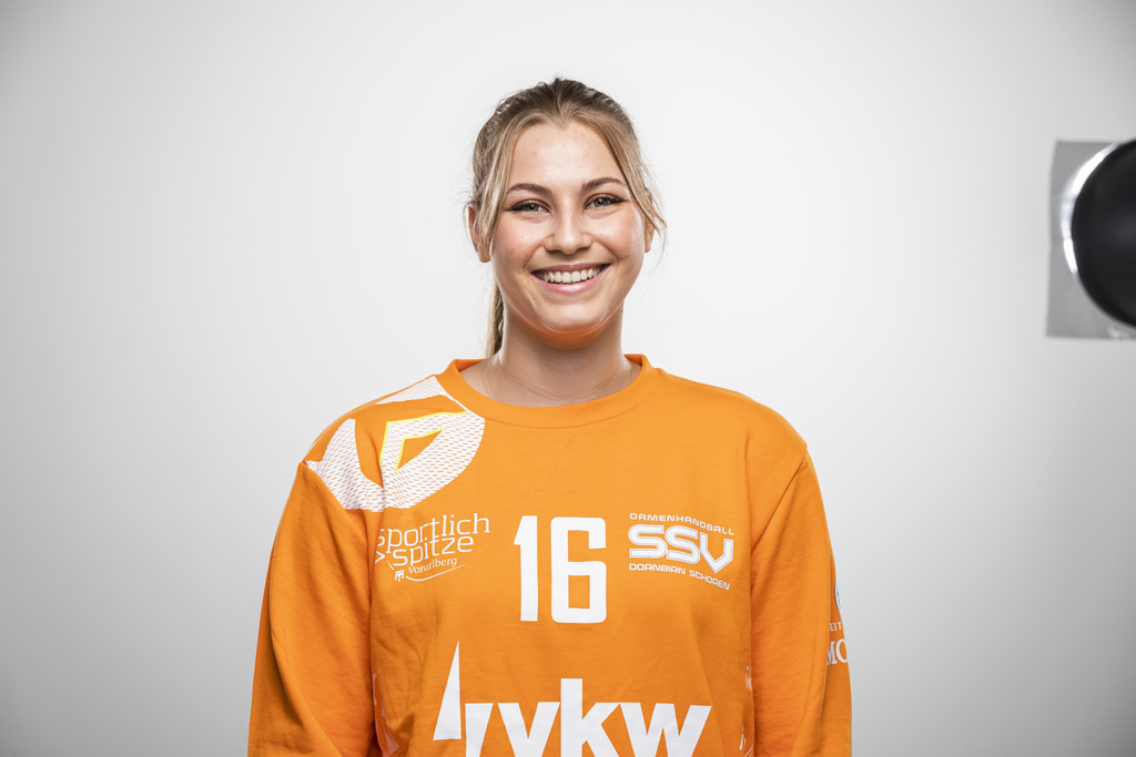 #16 Denise Kaufmann Copyright Studio Fasching.jpg