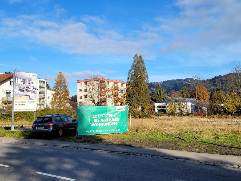 Lochau Wohnbau ZIMA KinderHaus B__umle plus Nachbar KG B__umle hinten November 2021 _1_.jpg