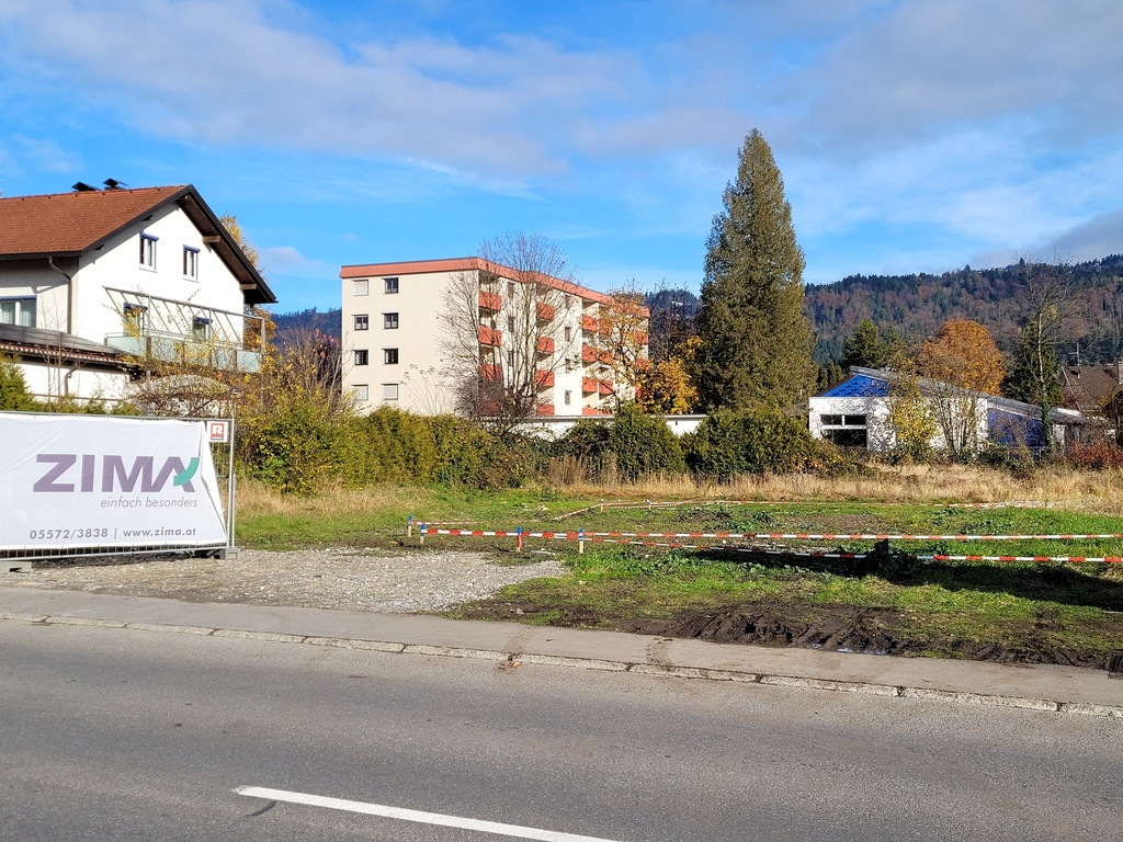 Lochau Wohnbau ZIMA KinderHaus B__umle plus Nachbar KG B__umle hinten November 2021 _3_.jpg