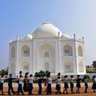 Inder baut Taj Mahal für seine Frau nach
