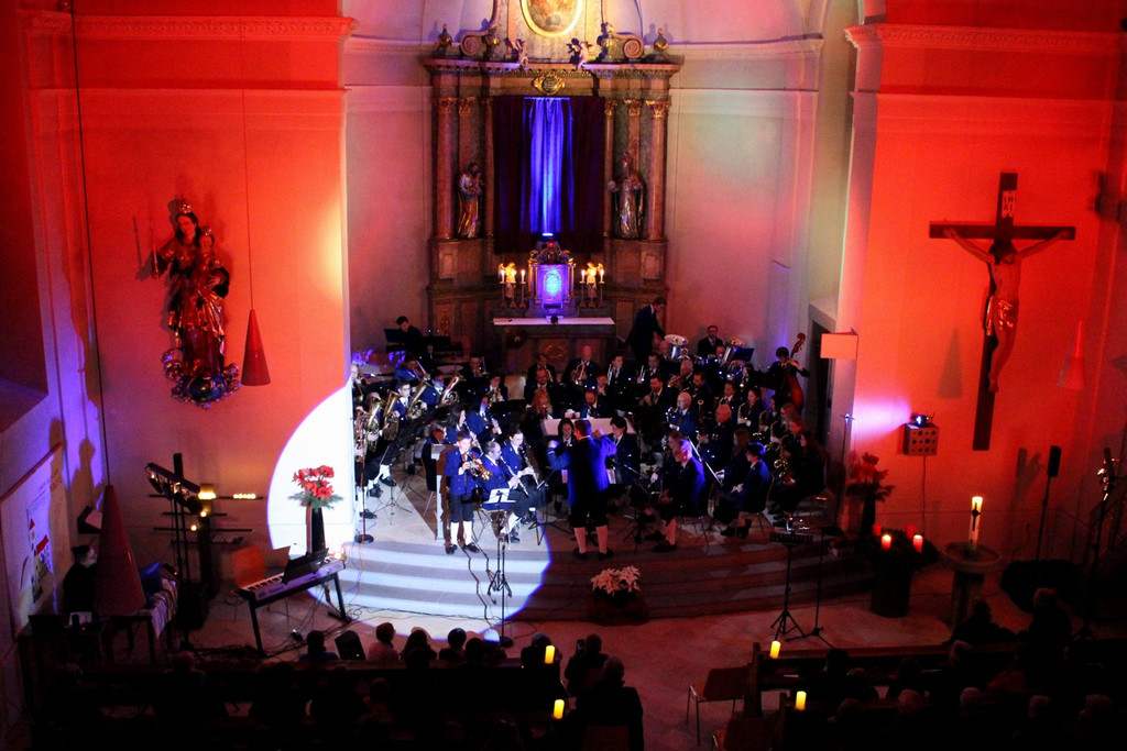 C Musikverein Adventkonzert A Spiel GESAMT 12-12-2019 _3_.JPG