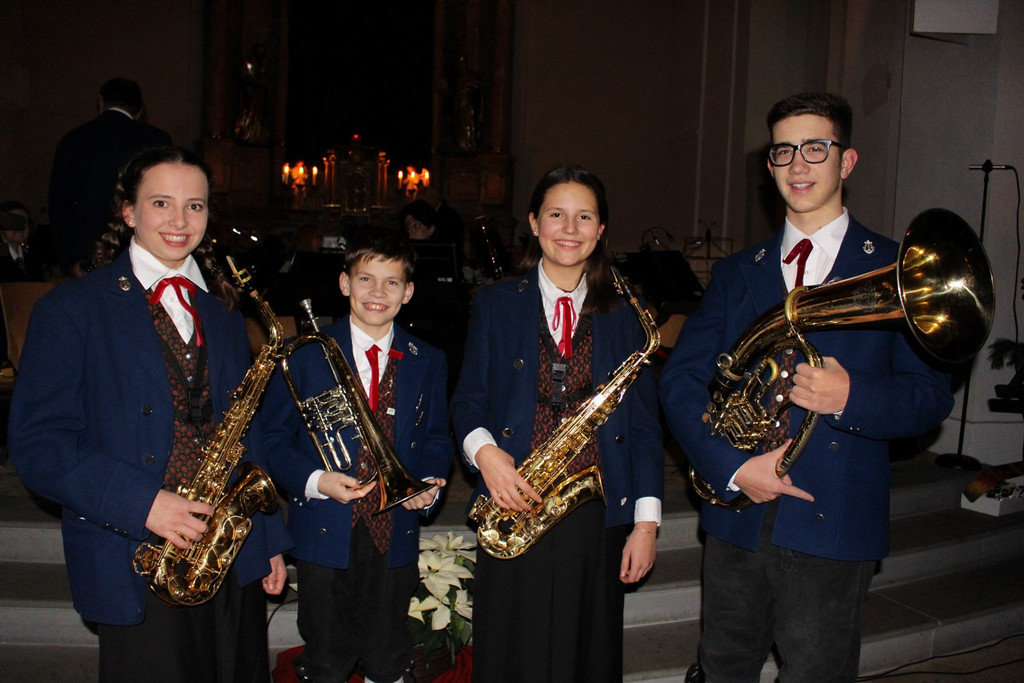 C Musikverein Adventkonzert A Spiel GESAMT 12-12-2019 _6_.JPG