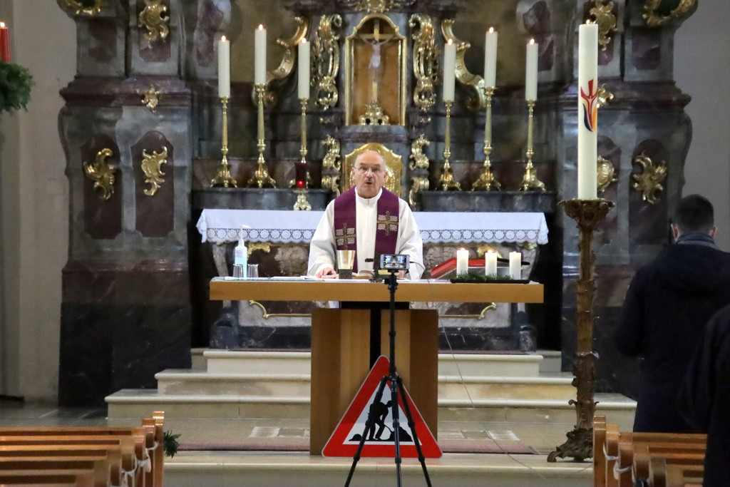Kirche _9_.JPG