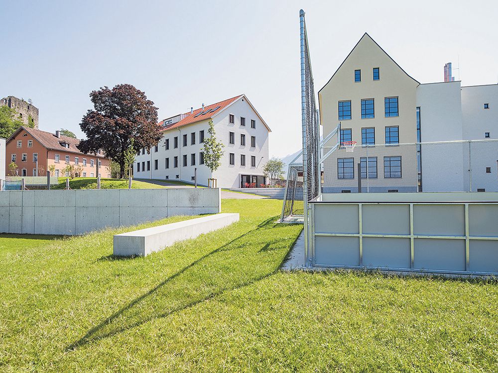 1_4_sportplatz_7603.jpg