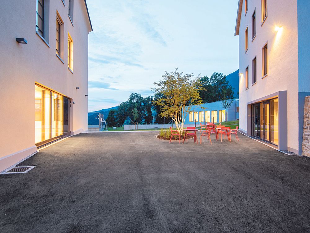 1_1_innenhof_nacht_7774.jpg