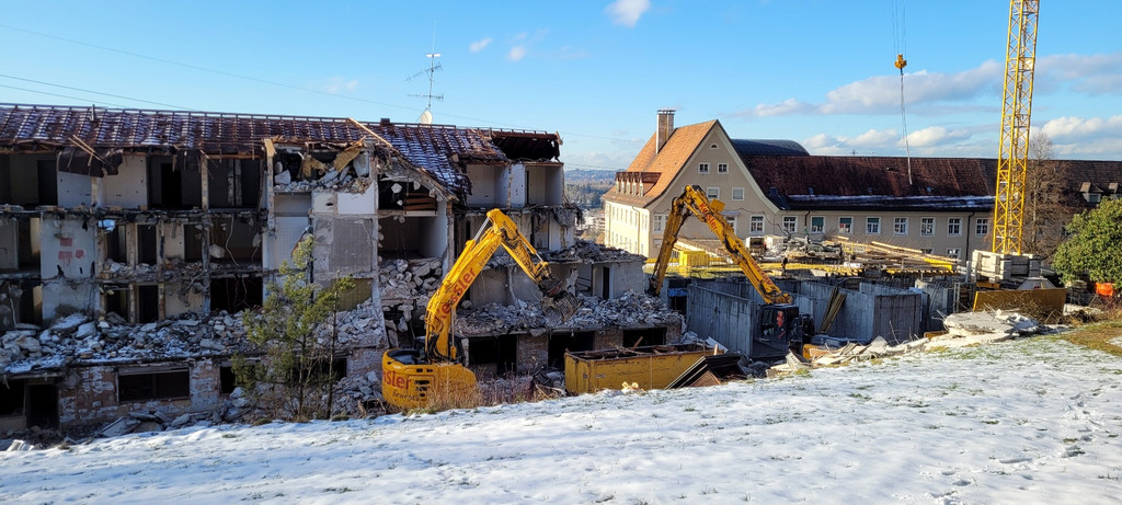 Jesuheim Projekt Haus Pf__nder J ABBRUCH HAUS Pf__nder R__ckseite Anfang Dezember 2021 _1_.jpg