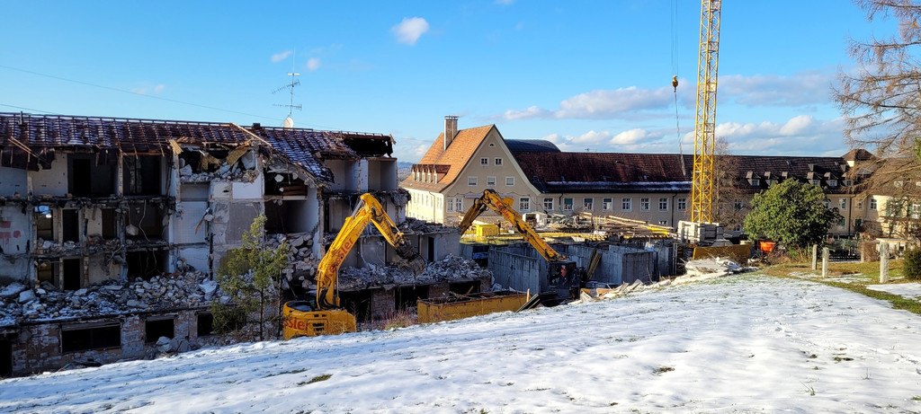 Jesuheim Projekt Haus Pf__nder J ABBRUCH HAUS Pf__nder R__ckseite Anfang Dezember 2021 _2_.jpg