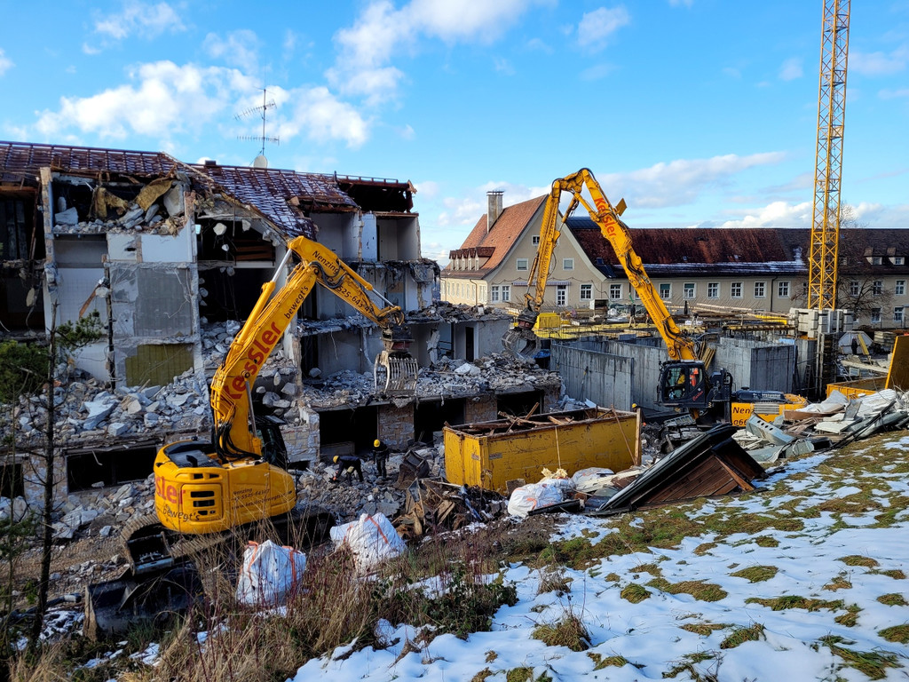 Jesuheim Projekt Haus Pf__nder J ABBRUCH HAUS Pf__nder R__ckseite Anfang Dezember 2021 _9_.jpg