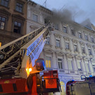 Brand in Wohnheim in Wien-Leopoldstadt: Großeinsatz der Feuerwehr