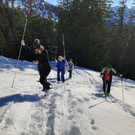 Skitourengruppe beim Üben