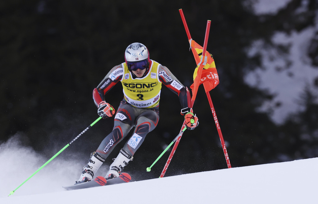 Italy_Alpine_Skiing_World_Cup_27336.jpg