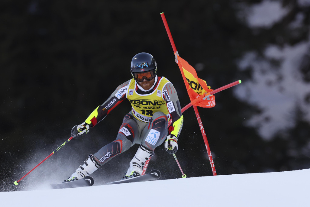 Italy_Alpine_Skiing_World_Cup_91114.jpg