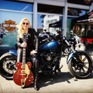Guitar Harley Chn 1.jpg