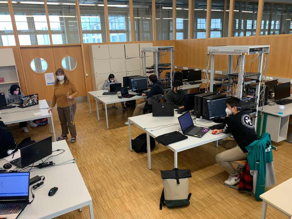 Schulwahl in Pandemiezeiten_Informatik_1 _2_.jpg