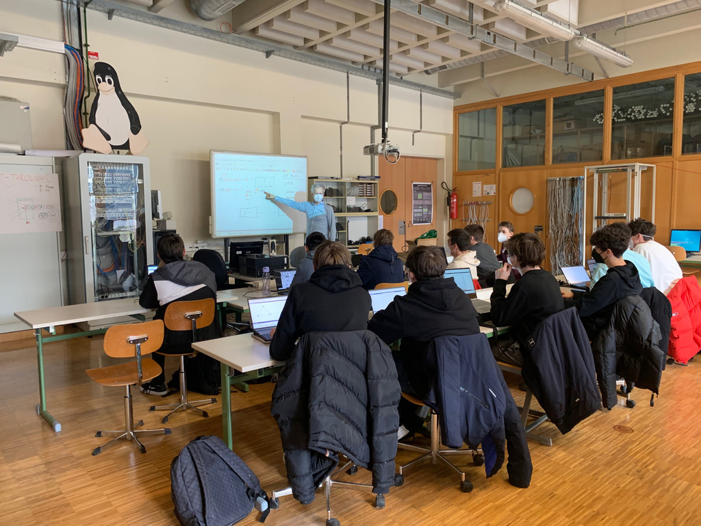 Schulwahl in Pandemiezeiten_IT_1 _2_.jpg