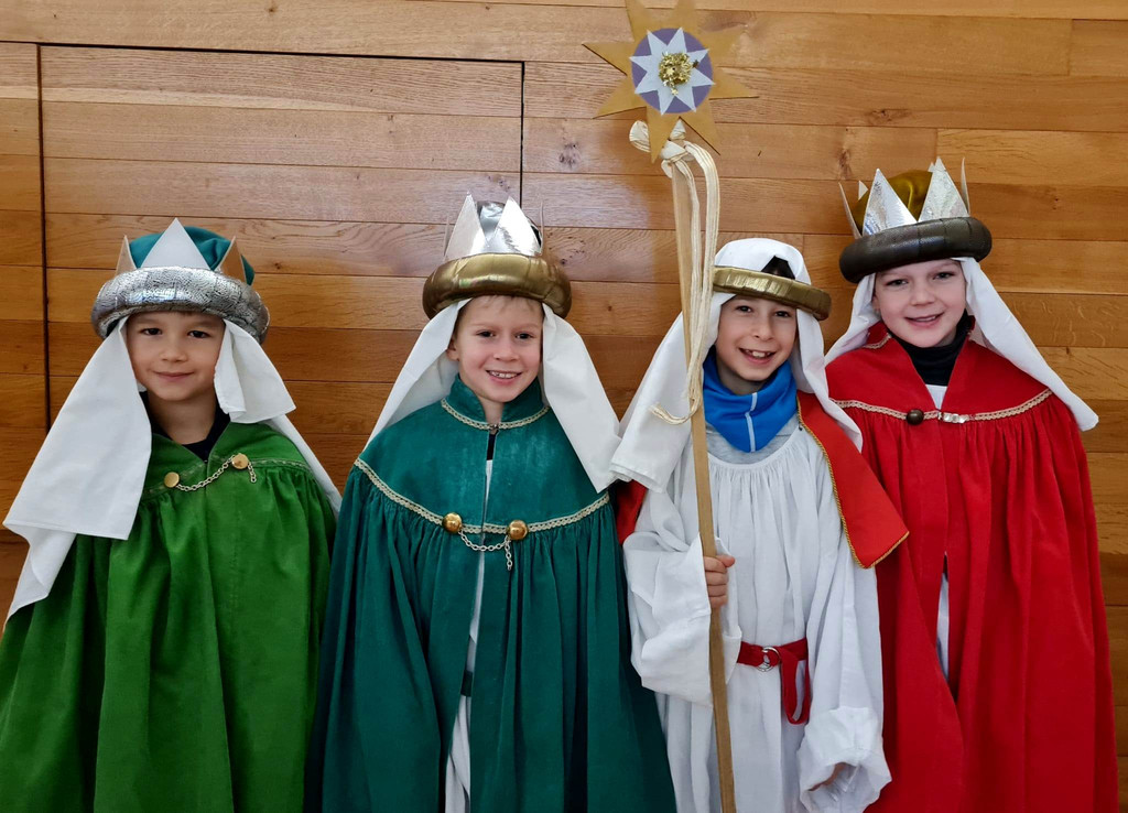 Sternsingeraktion der Pfarre B KINDERGRUPPEN 06-01-2022 _12_.jpg