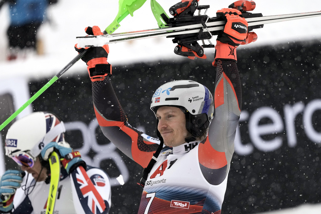 Austria_Alpine_Skiing_World_Cup_96389.jpg