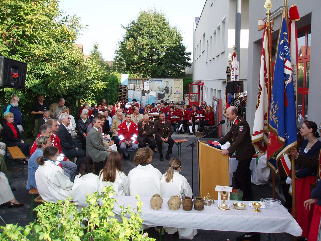 Rotkreuzst__tzpunkt D ER__FFNUNGmit Messe September 2005 _9_.jpg