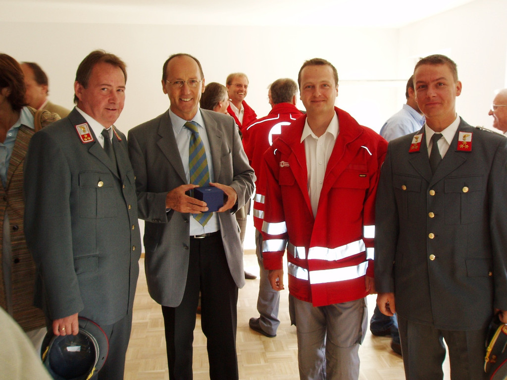 Rotkreuzst__tzpunkt D ER__FFNUNGmit Messe September 2005 _11_.jpg