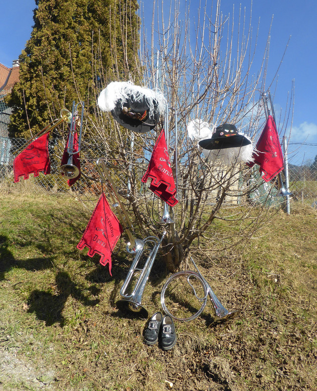 kreative Instumentenaufbewahrung.JPG